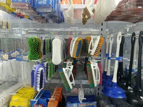 Cepillo multiusos de limpieza para hogar y negocio en Bello y Medellín