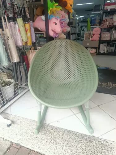 Silla mecedora tipo nido para hogar y negocio en Bello y Medellín