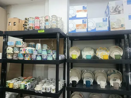 Platos, tazas y pocillos de cerámica para hogar y negocio en Bello y Medellín