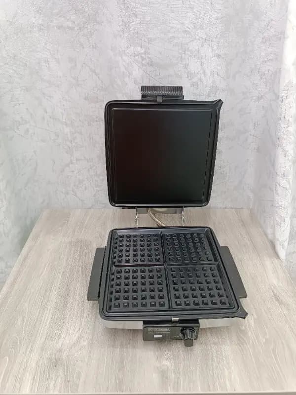 Plancha sandwichera waflera Black and Decker para hogar y negocio en Bello y Medellín