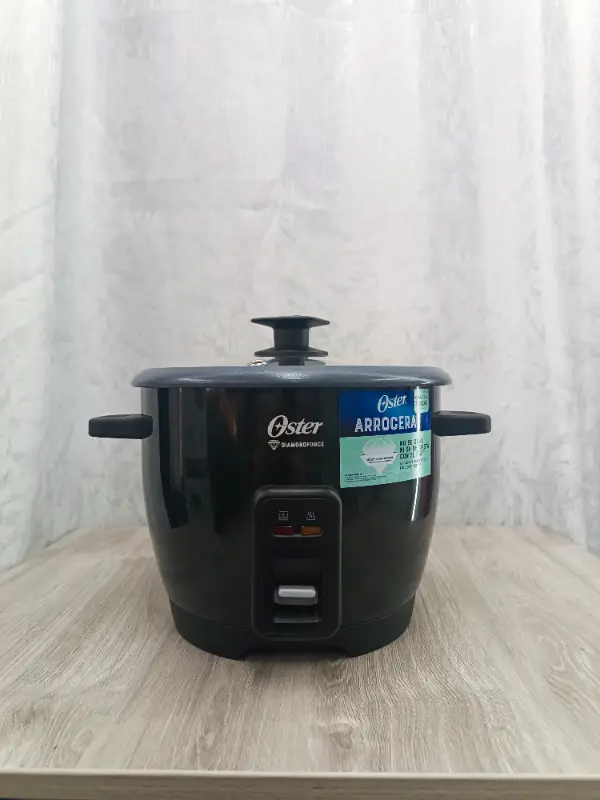 Olla arrocera Oster 1.5 Libra para hogar y negocio en Bello y Medellín